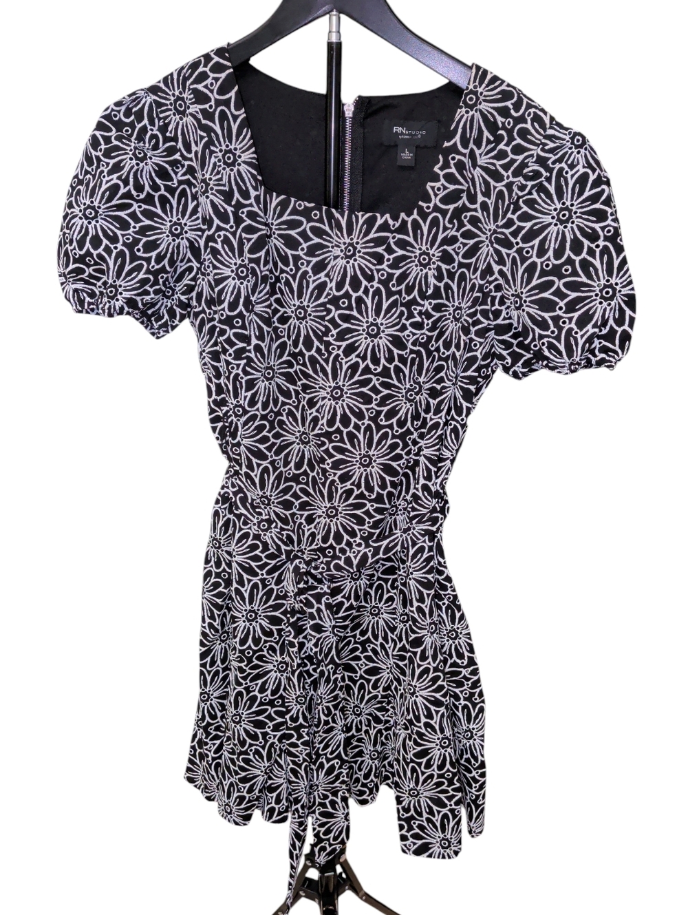 New Ronni Nicole Studio Black & White Floral Puff Sleeves Dress